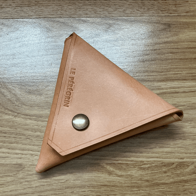 Porte monnaie triangulaire en cuir de bœuf/taureau - Le Sambosak
